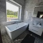 Sobra Haapsalu Laehistel Kaunis Looduses