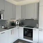 Sobra Haapsalu Laehistel Kaunis Looduses *
