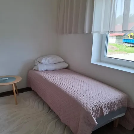 Sobra Haapsalu Laehistel Kaunis Looduses *