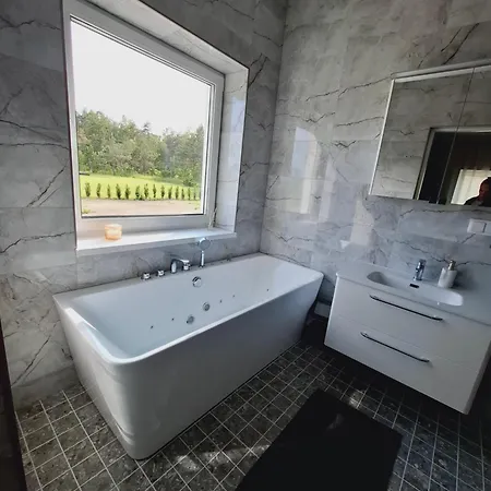 Sobra Haapsalu Laehistel Kaunis Looduses